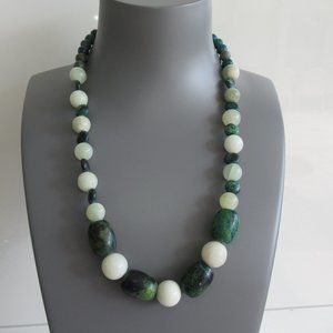 BEAUTIFUL MARBLED GREEN GRADUATED BEADS NECKLACE 90 grs 20.5 Long